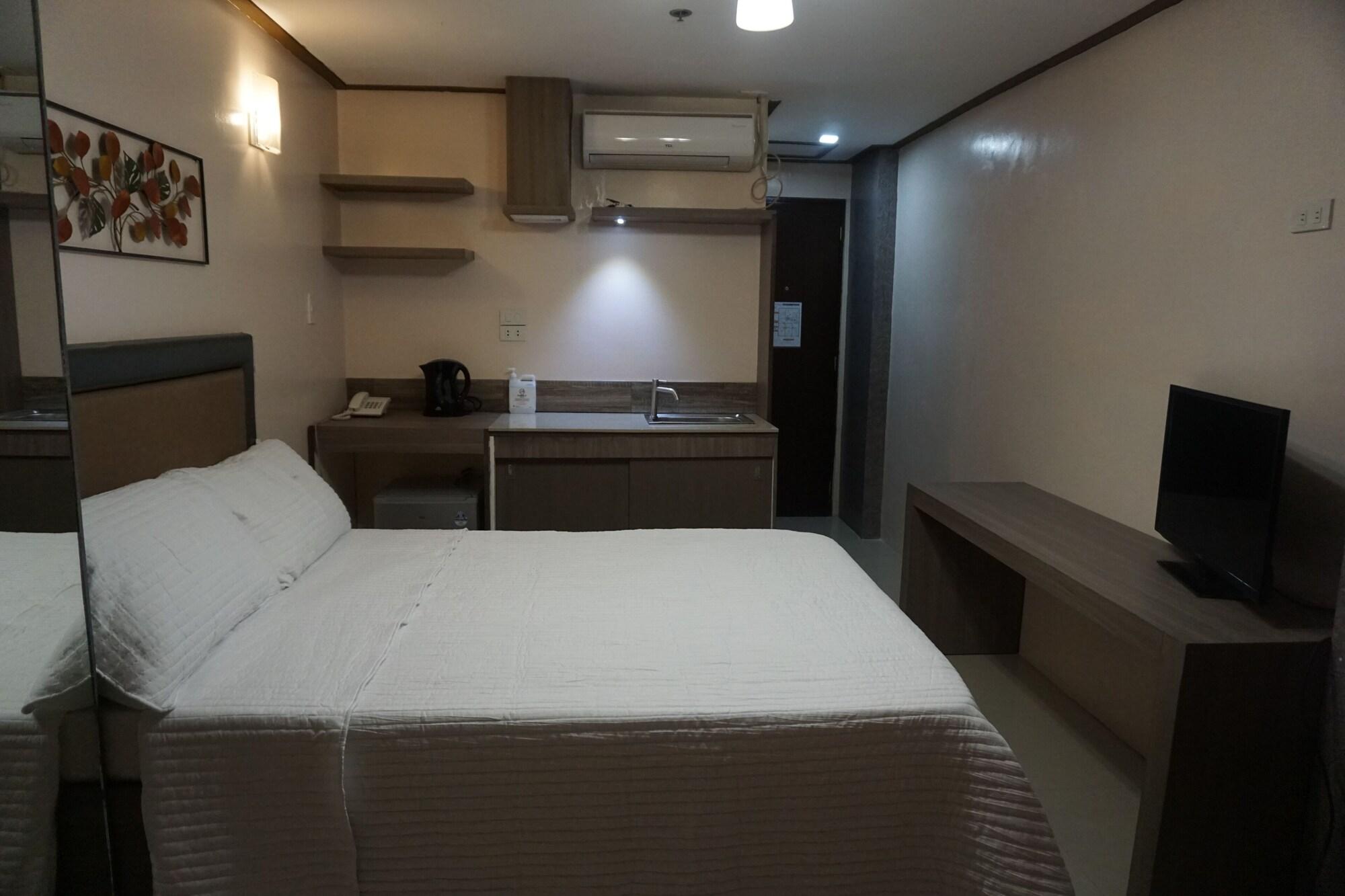 The Shila Philla Hotel Макати Экстерьер фото