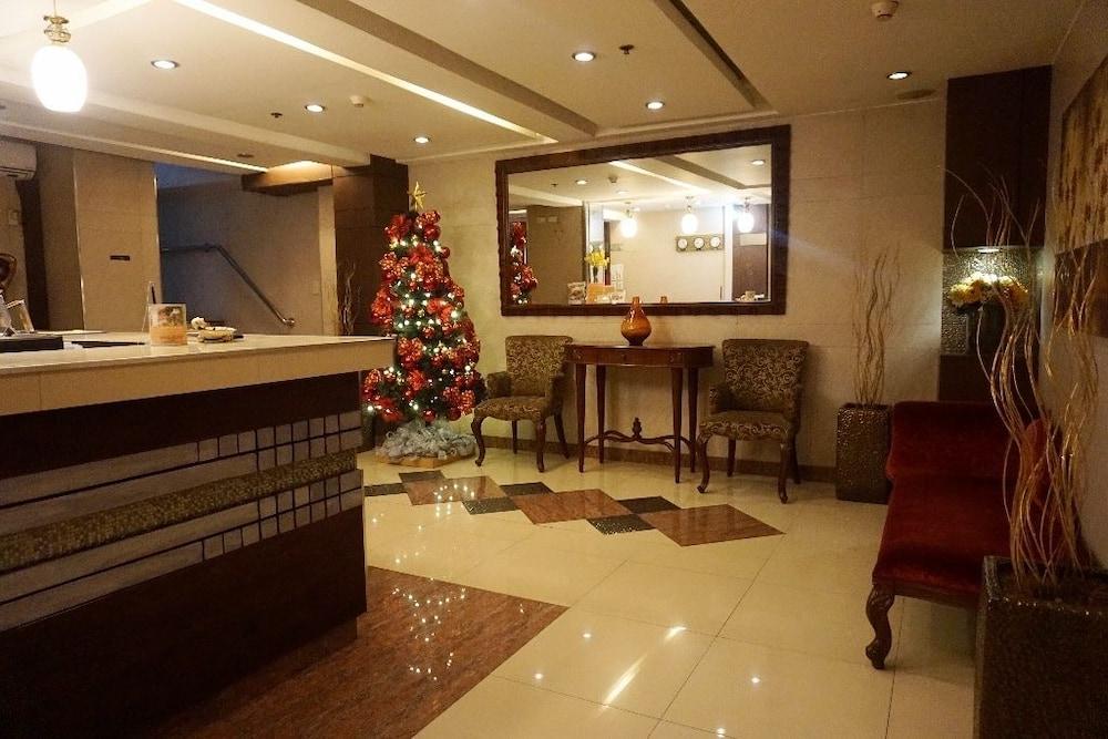 The Shila Philla Hotel Макати Экстерьер фото