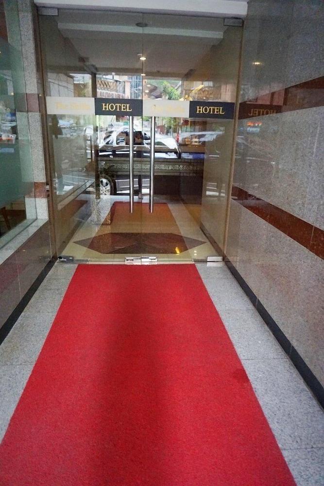 The Shila Philla Hotel Макати Экстерьер фото