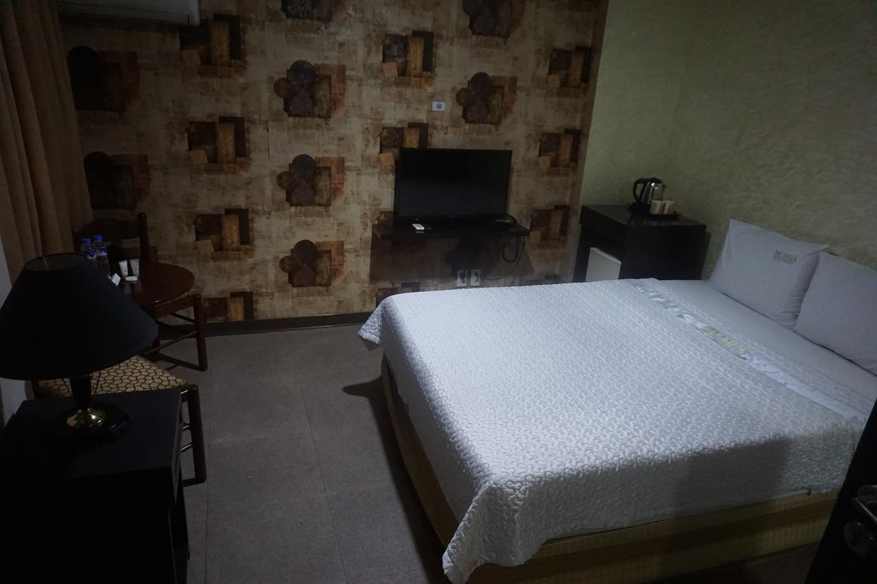The Shila Philla Hotel Макати Экстерьер фото