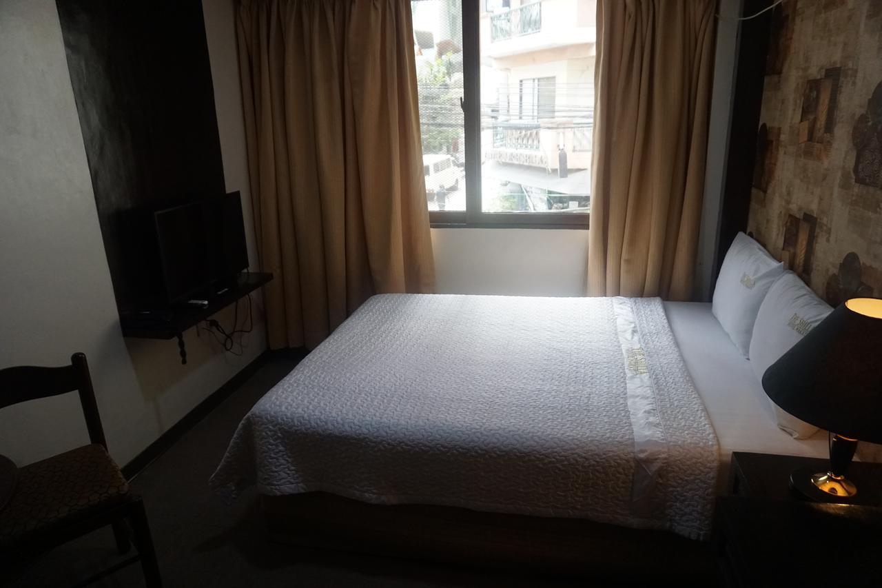 The Shila Philla Hotel Макати Экстерьер фото