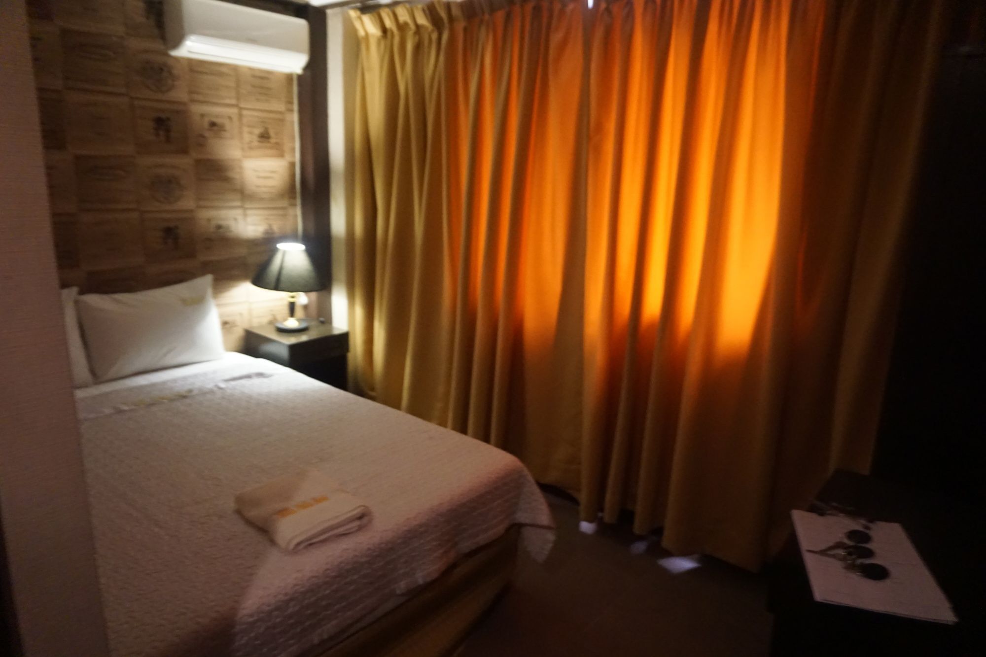 The Shila Philla Hotel Макати Экстерьер фото