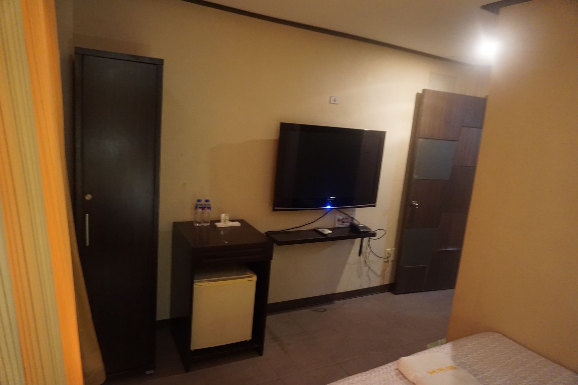 The Shila Philla Hotel Макати Экстерьер фото